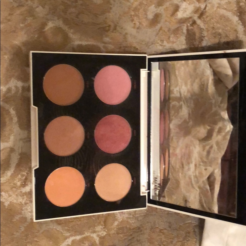 Blush palette